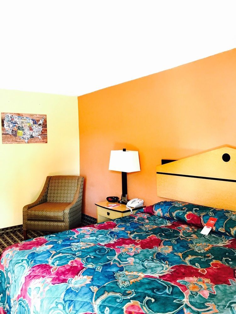 Milan Inn & Suites Экстерьер фото